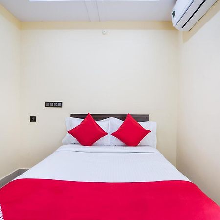 Hotel Oyo Mohan Residency Kurmannapalem Esterno foto